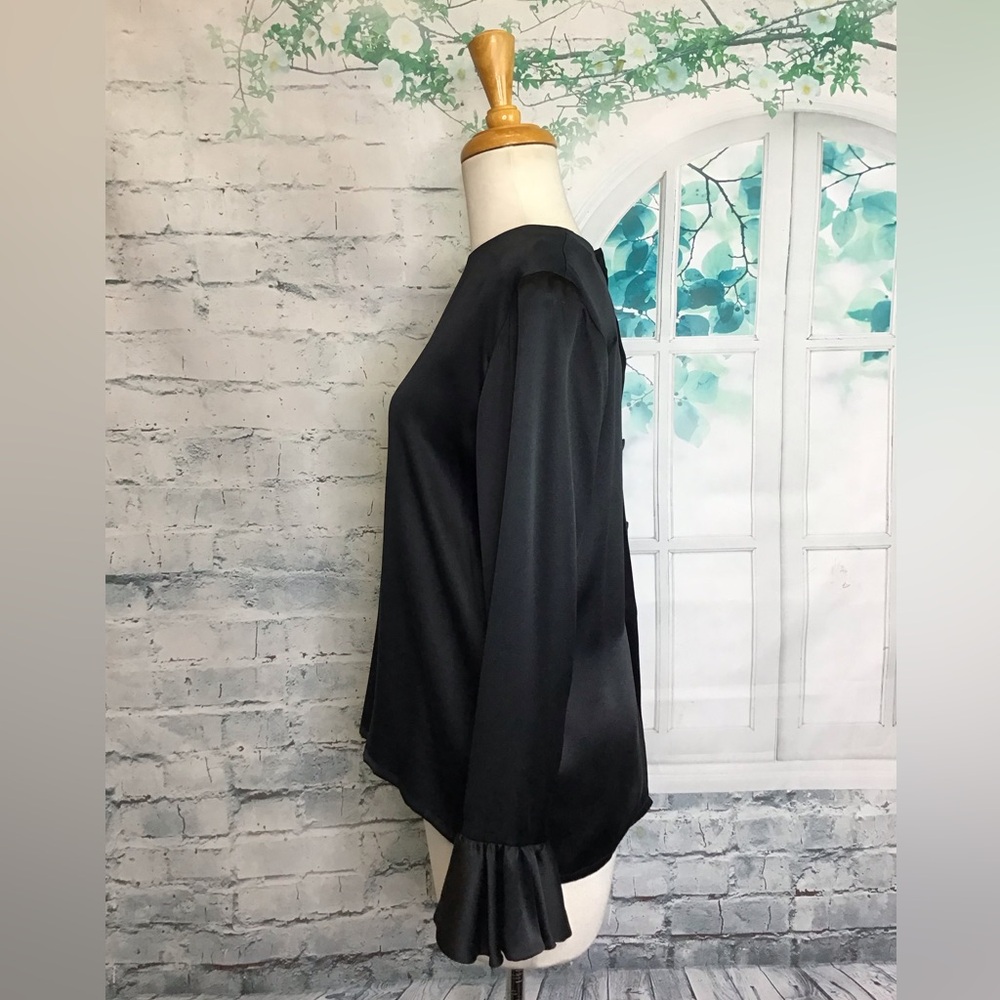 Givenchy - Picture 2 of 6